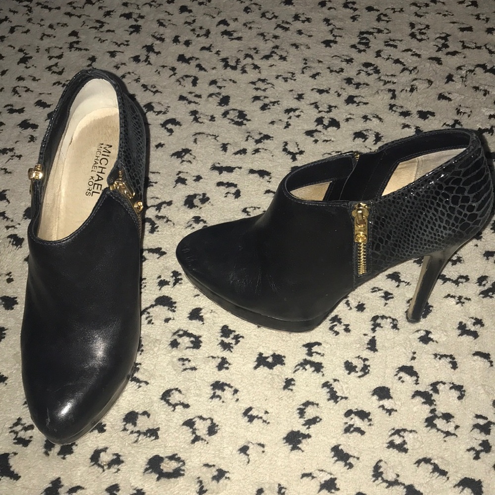 Gorgeous MICHAEL Michael Kors black heeled booties
